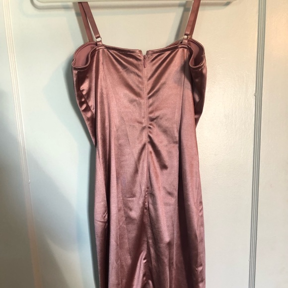 Fashion Nova satiny pink mauve bodycon dress - Picture 8 of 8